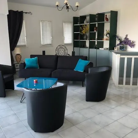 Sleeps 10 Pool Wifi