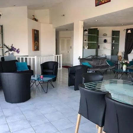Sleeps 10 Pool Wifi Hébergement de vacances Vallauris