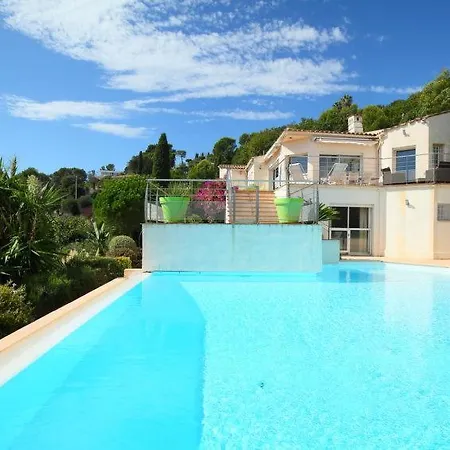 Сasa de vacaciones Sleeps 10 Pool Wifi *
